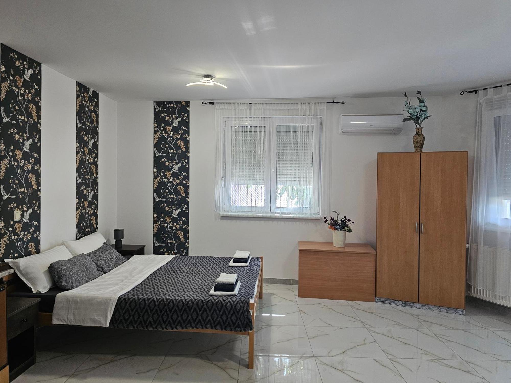 Apartmani Royal Residence โกลูบาค ภายนอก รูปภาพ